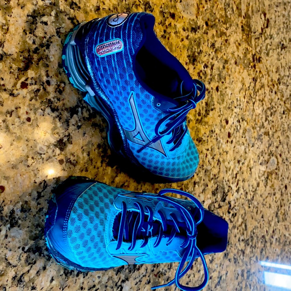 Running shoes